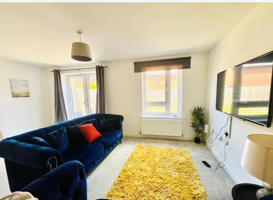 Ashford Retreat - Luxury Home With Double Parking Екстер'єр фото