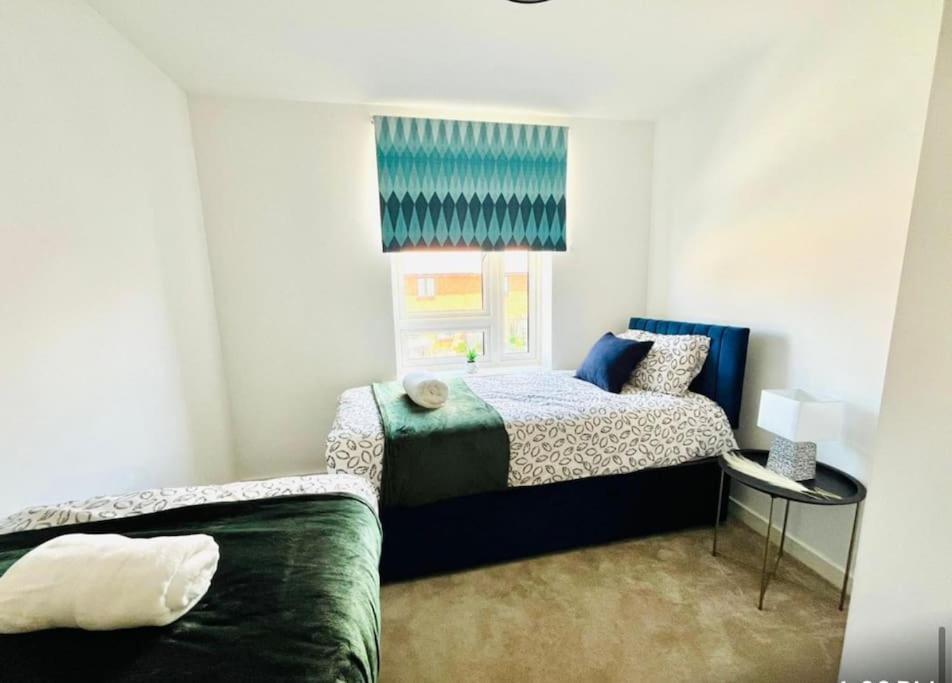 Ashford Retreat - Luxury Home With Double Parking Екстер'єр фото