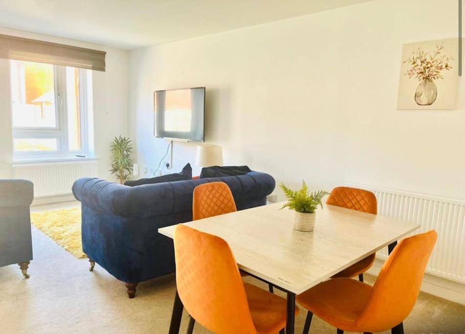 Ashford Retreat - Luxury Home With Double Parking Екстер'єр фото